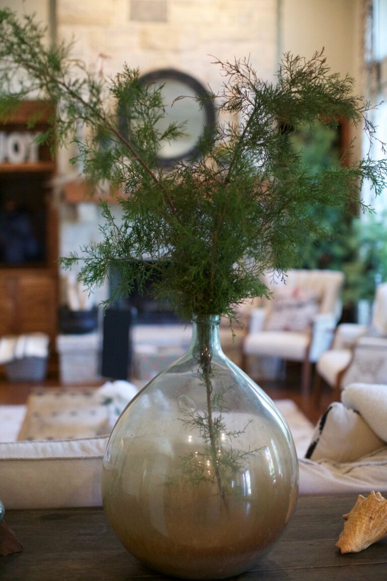 Ways to Simplify + Spend Less with Holiday Decor
