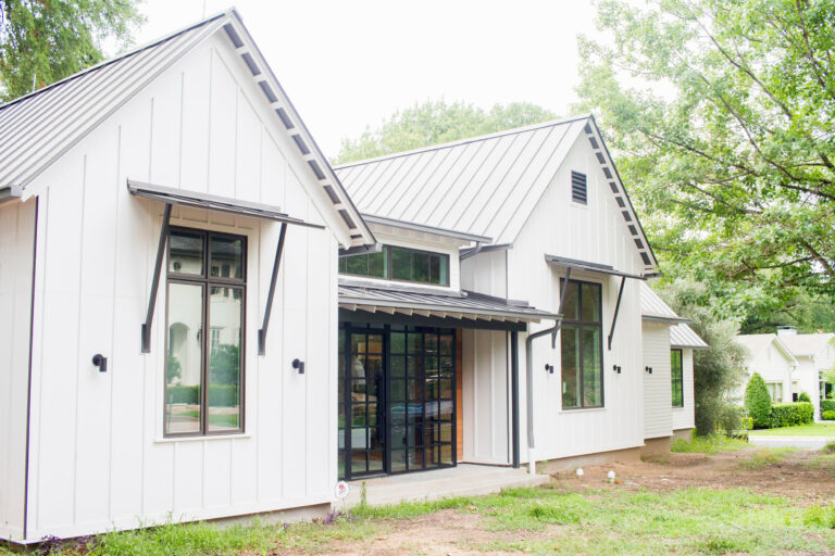 Four Floor Plan Tips to Learn from Touring this Modern Farmhouse