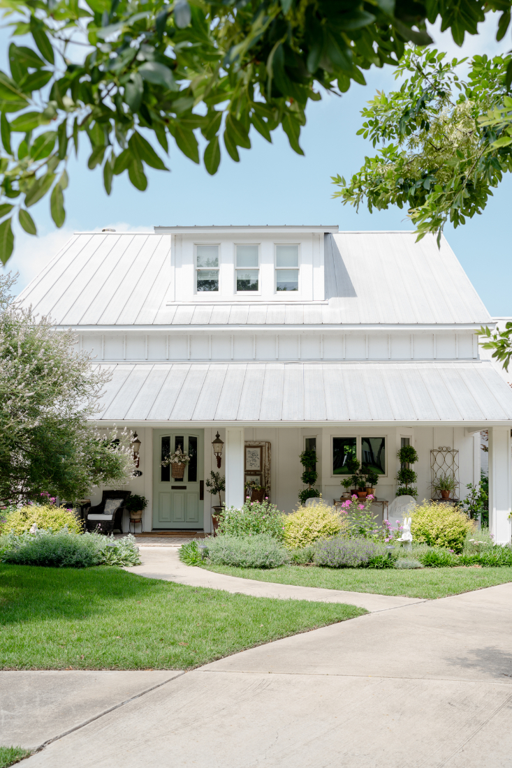 Summer Cottage Home Design Ideas – Tour with Vintage Home Designs